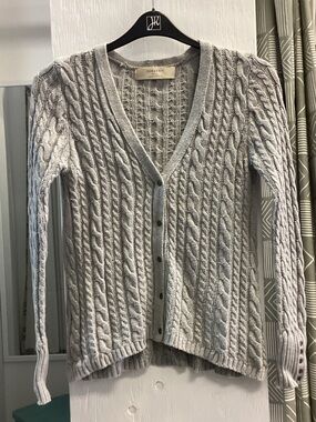 Cable-Knit V-Neck Cardigan in Light Gray